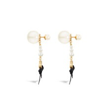 Women Earrings- D301