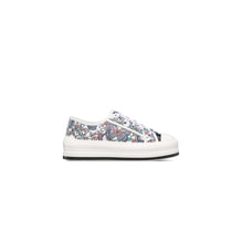 Women Sneakers - S84W