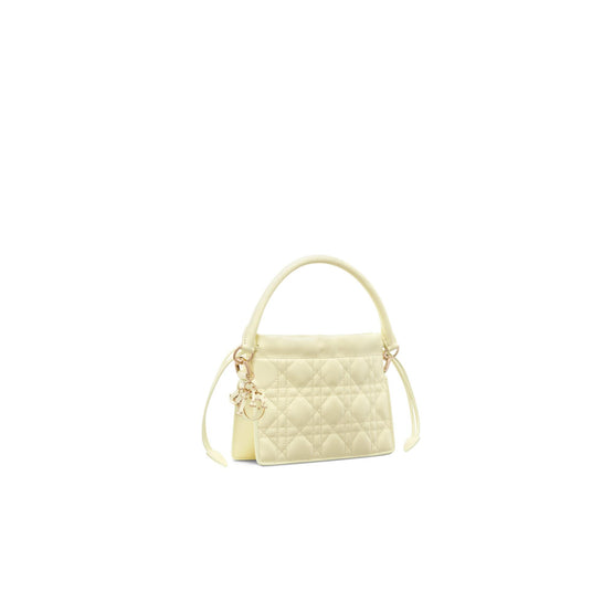 Women Pouch - M44Y